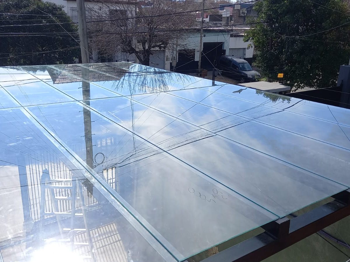 Techo de vidrio instalado en Morón